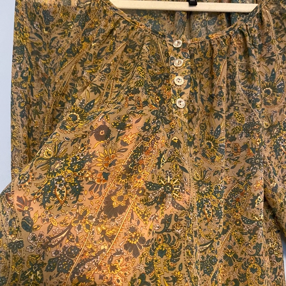 Adorable blouse - Picture 4 of 4